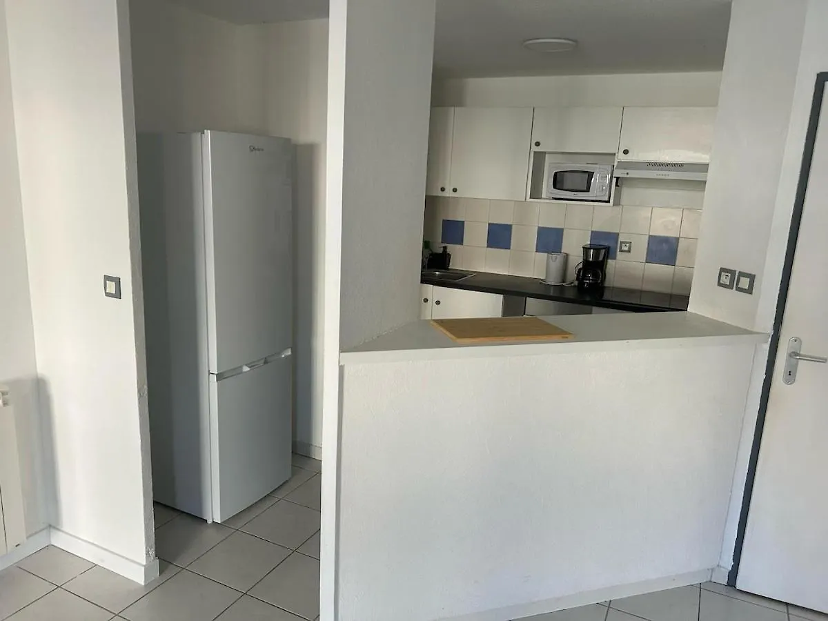Appartement Centre Ville Avec Place De Parking Privee Et Balcon Montauban Francie
