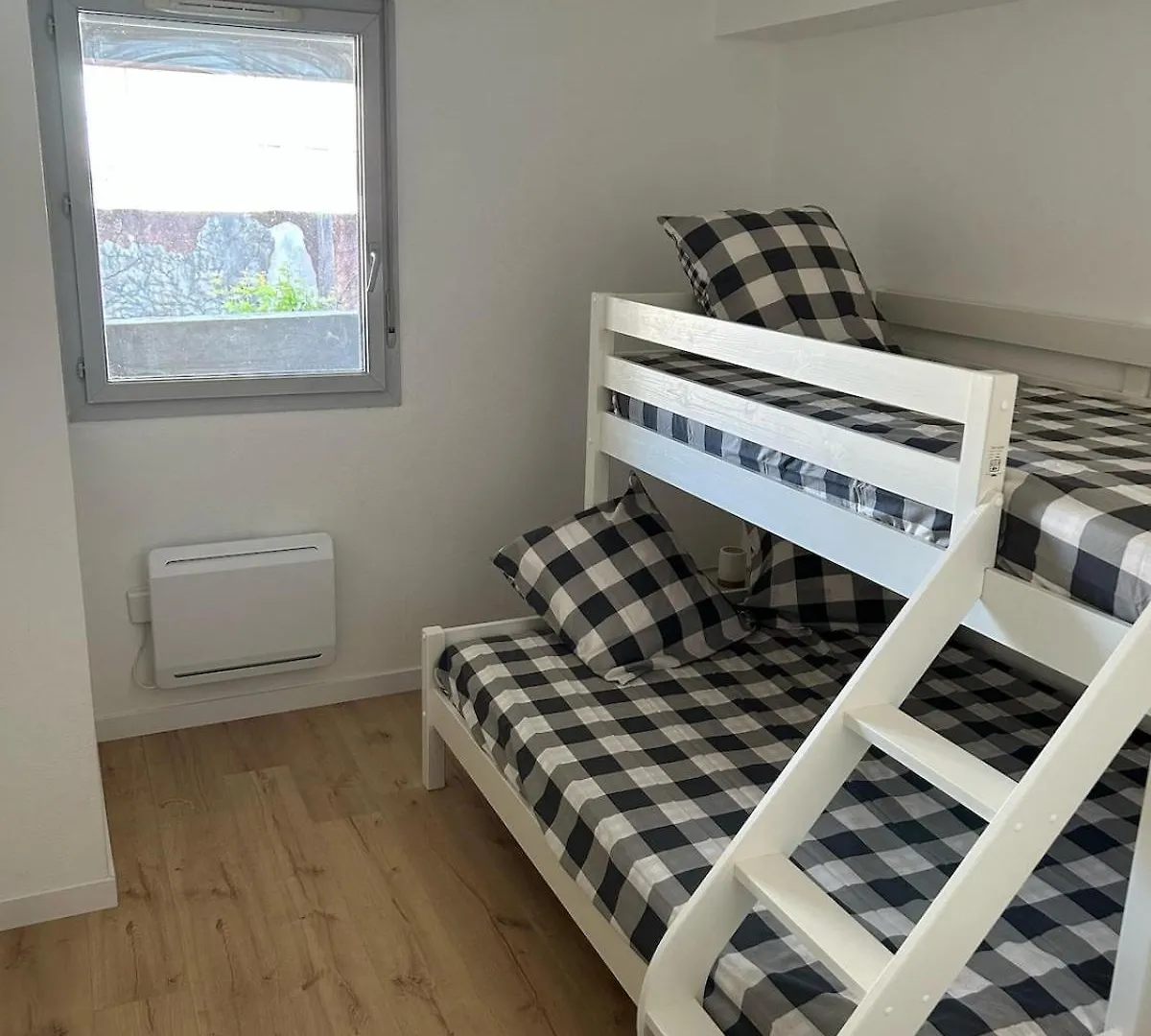 Appartement Centre Ville Avec Place De Parking Privee Et Balcon Montauban 0*,